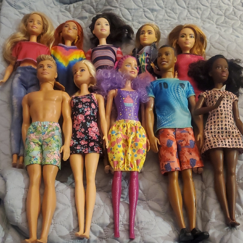 Mattel Fashion Doll Set with Vibrant Colors